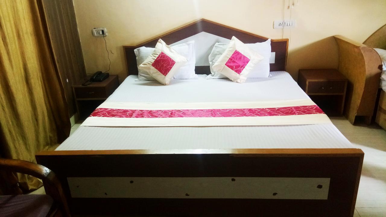 Royal View Hotel Shimla Buitenkant foto